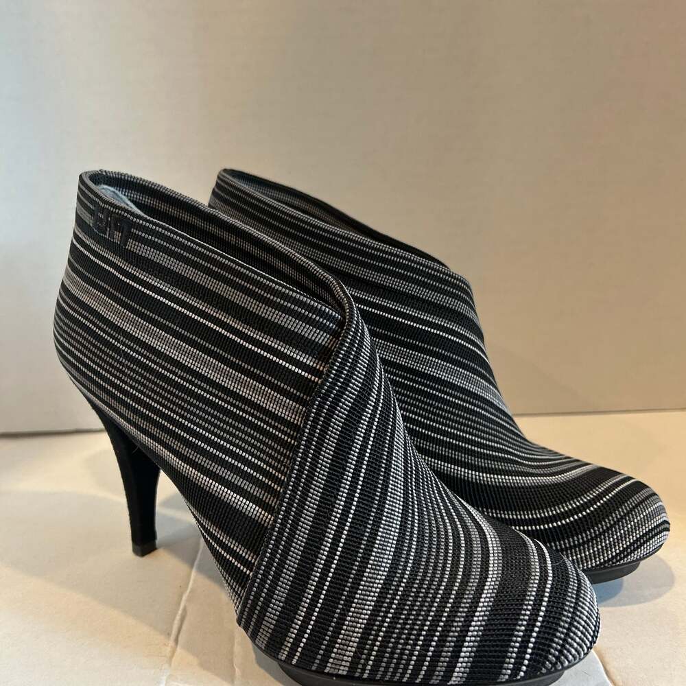 United Nude Fold Mid Stripe Heeled Ankle Bootie 6